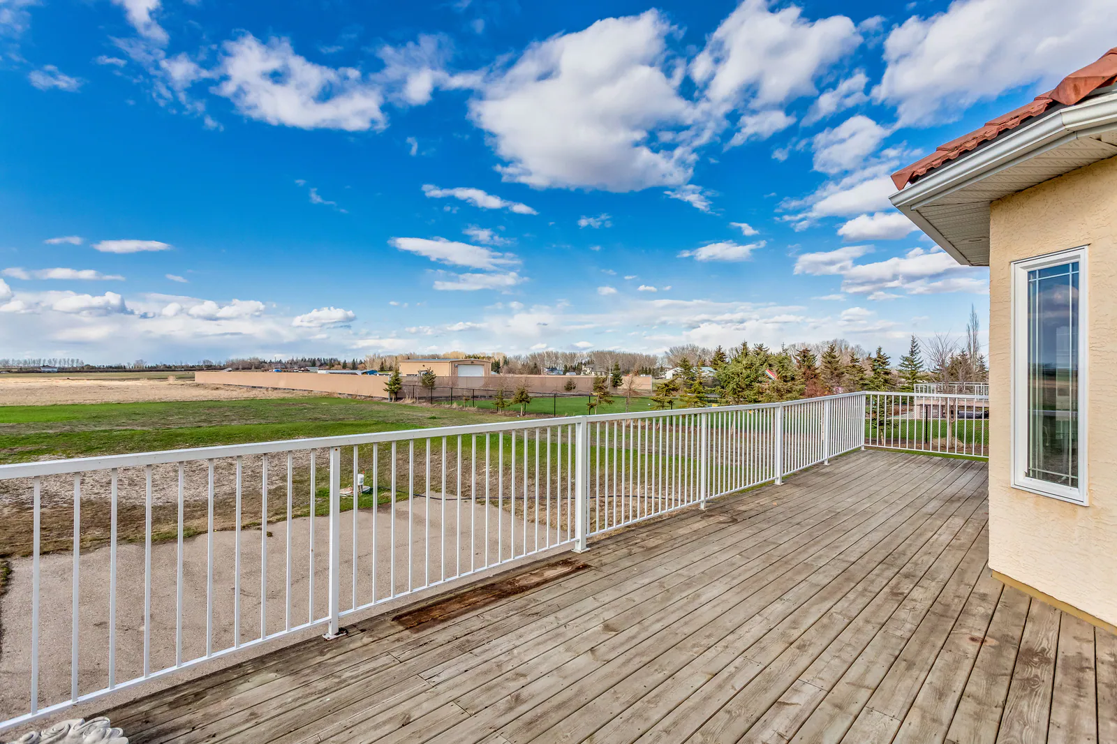 Upper deck with a prairie view